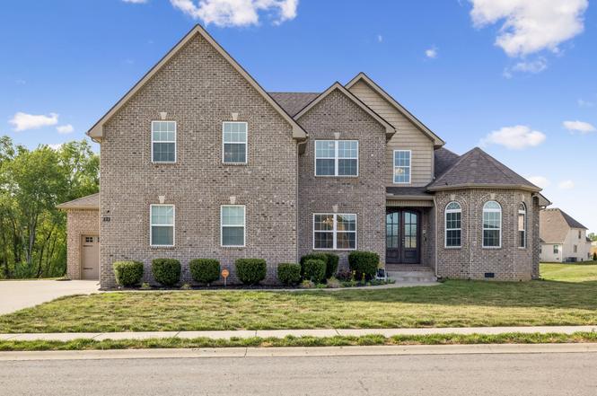 333 Clarabelle Ln, Clarksville, TN