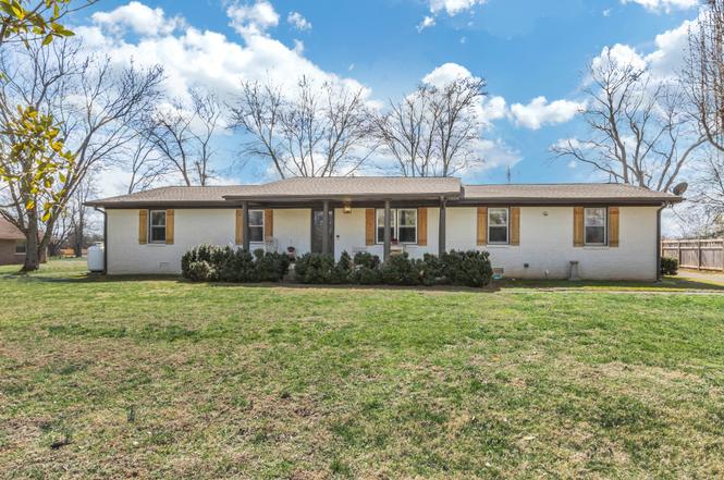 1261 Harrison Rd, Murfreesboro, TN