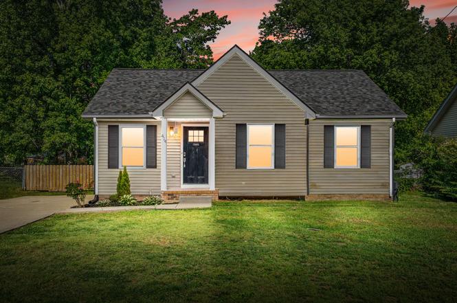414 Donna Dr, Clarksville, TN