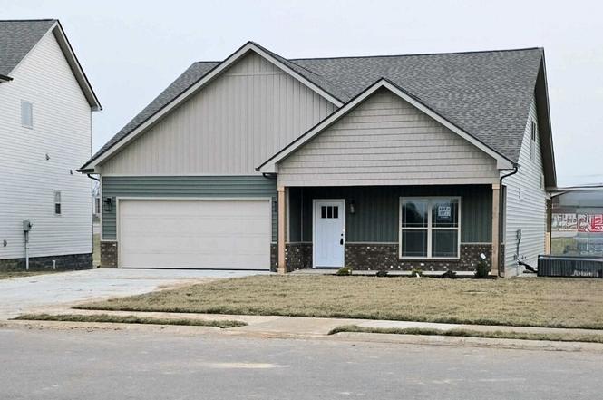 1064 Cherry Blossom Ln, Clarksville, TN