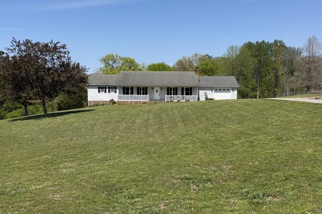 1323 York Rd, Clarksville, TN
