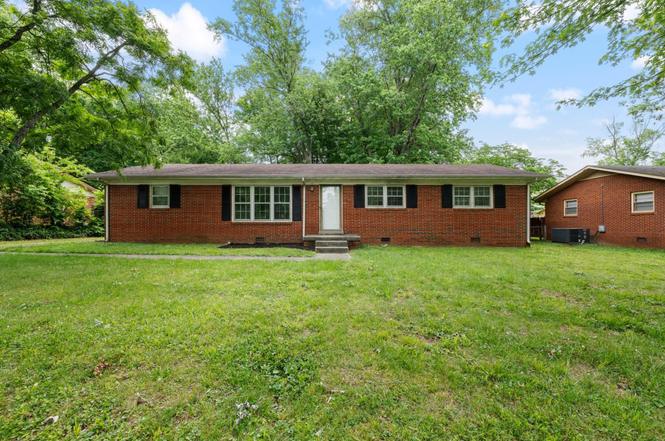 1822 Susan Dr, Murfreesboro, TN