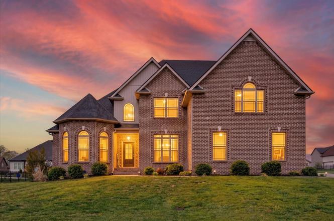 100 Hayward Fields Dr, Clarksville, TN