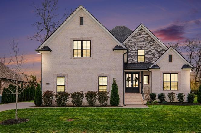1124 Willow Springs Dr, Lebanon, TN