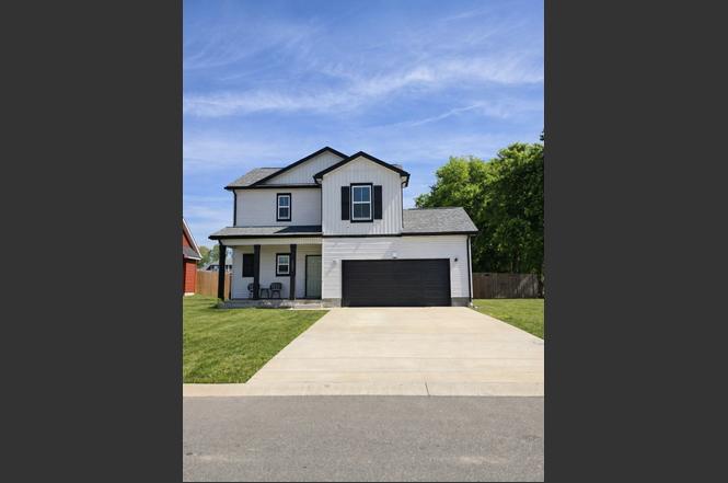 1001 Cherry Acres Dr, Clarksville, TN