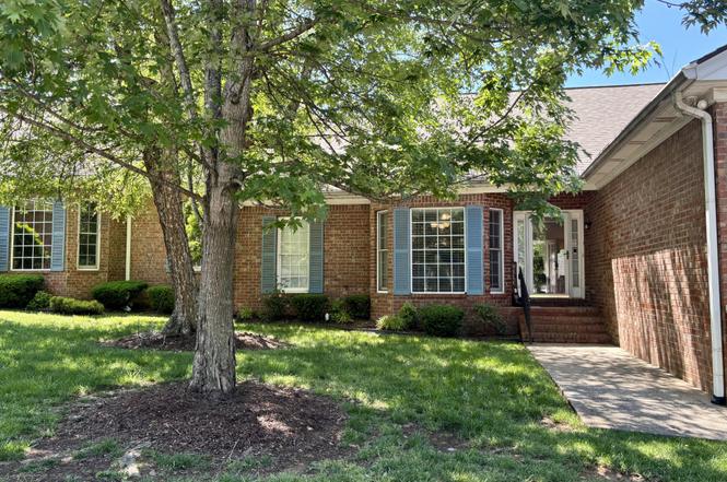 320 E Franklin St #15, Gallatin, TN