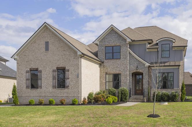 1004 Quillen Way, Lebanon, TN