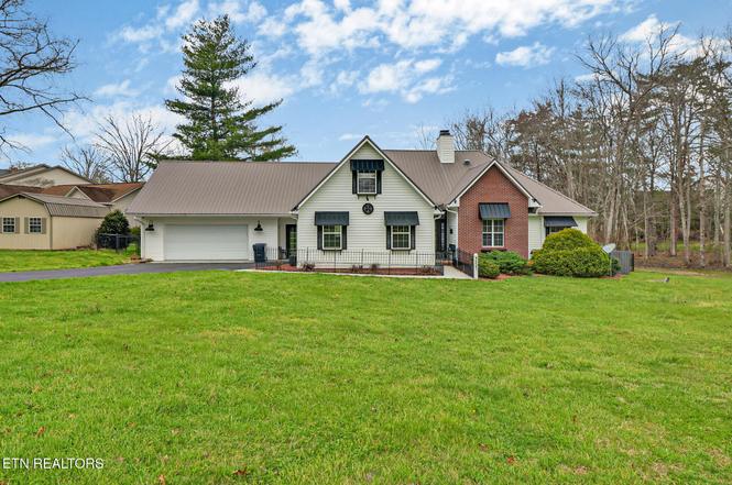 9521 Cherokee Trl, Crossville, TN
