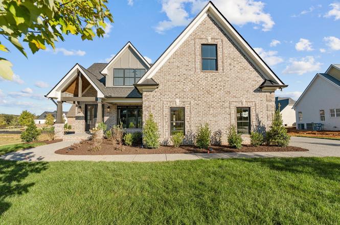 1003 Stone Creek Ln #221, Lebanon, TN