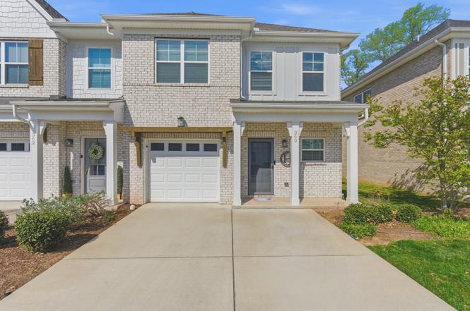 360 Banbury Dr, Gallatin, TN