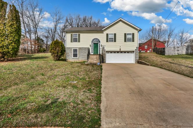 1116 Gunpoint Dr, Clarksville, TN