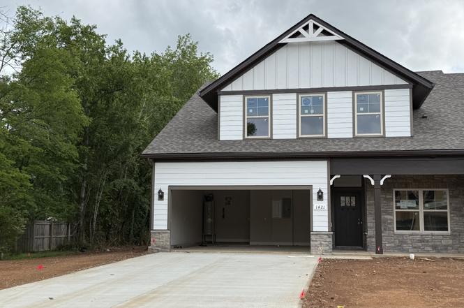 1421 Suzanne Dr, Murfreesboro, TN