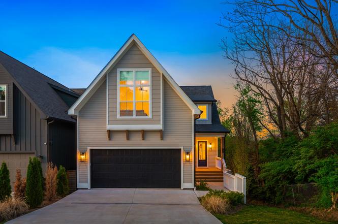 546 Whispering Hills Dr, Nashville, TN