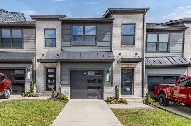 1012 Riverbrook Dr, Gallatin, TN
