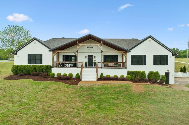 1930 Rock Springs Rd, Columbia, TN