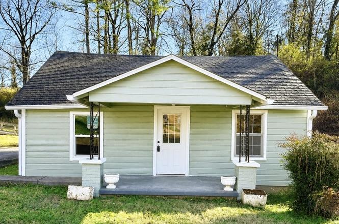 833 Cumberland Dr, Clarksville, TN