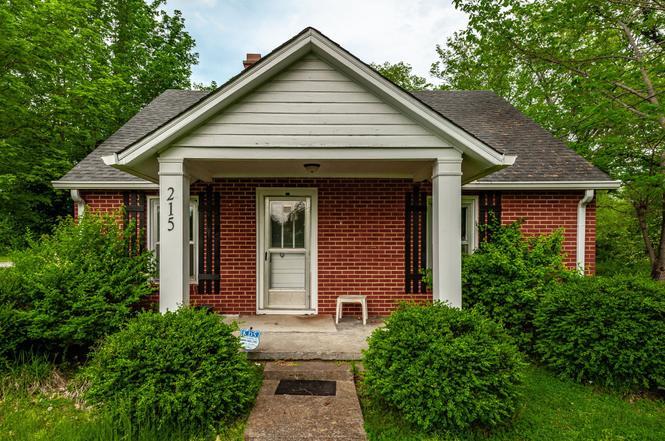 215 Shivel Dr, Hendersonville, TN