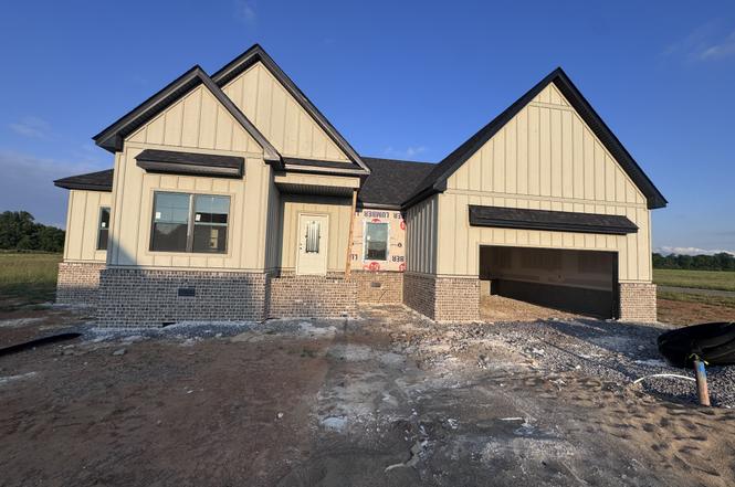 182 Harvest Moon Ct, Clarksville, TN