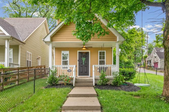 110 Riverview Dr, Clarksville, TN