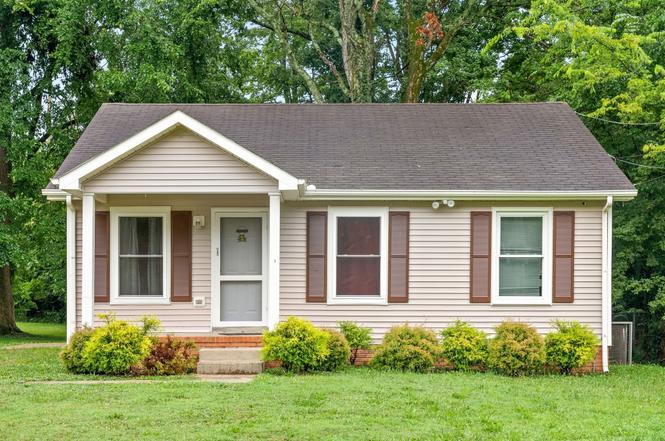 135 E St, Clarksville, TN