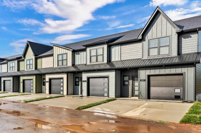 1402 Jonathan Wade Cir #1402, Clarksville, TN