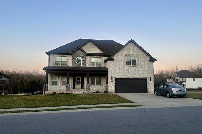 1270 Highgrove Ln, Clarksville, TN