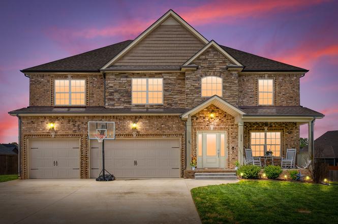230 Cotoneaster Ln, Clarksville, TN