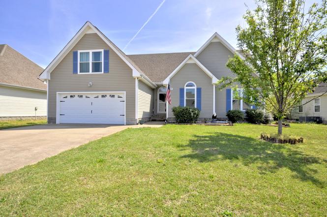 3637 Aurora Dr, Clarksville, TN