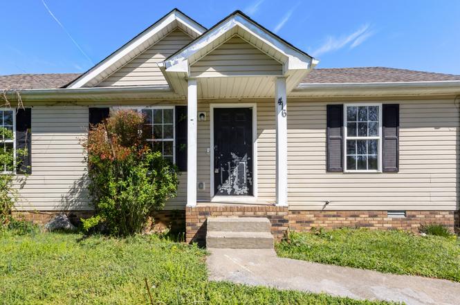 416 Woodale Dr, Clarksville, TN