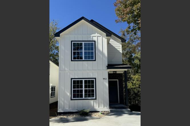 952 Greenwood Ave, Clarksville, TN