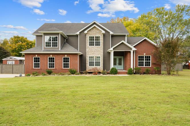 650 Dixie Bee Rd, Clarksville, TN