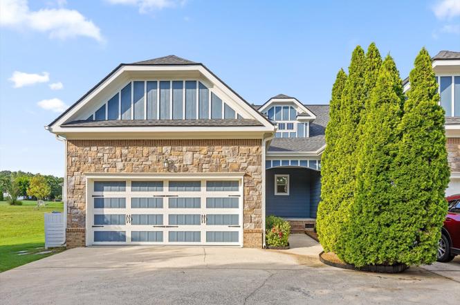 8248 Towncreek Cir, Ooltewah, TN