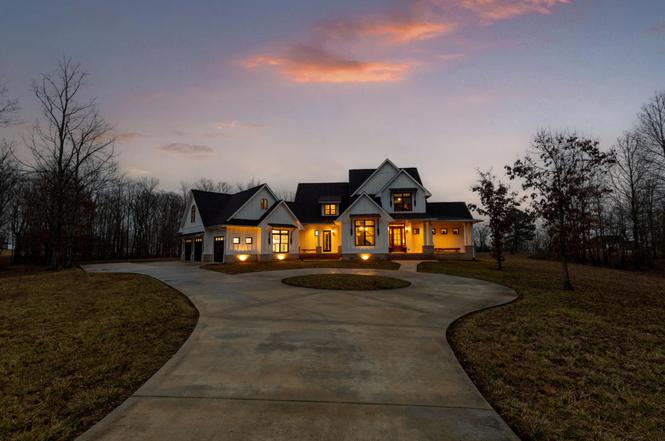 2070 River Bluffs Dr, Kimball, TN