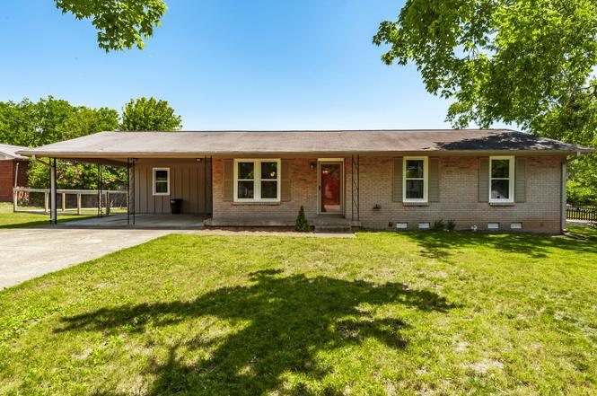 100 Hull Ln, Hendersonville, TN