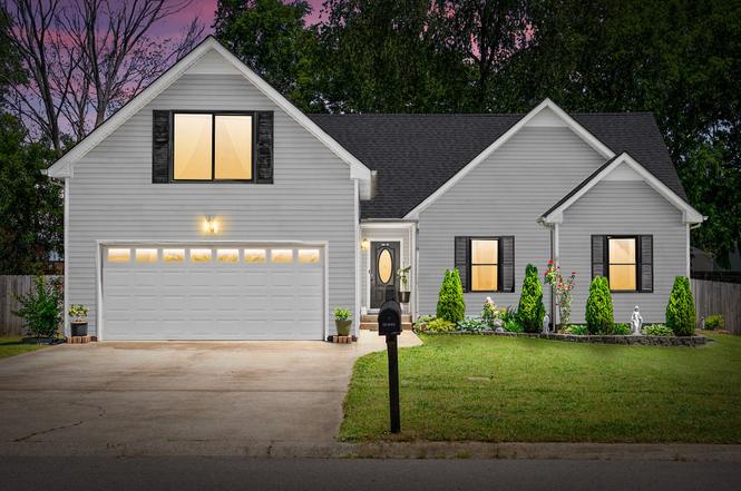 3873 Mackenzie Dr, Clarksville, TN