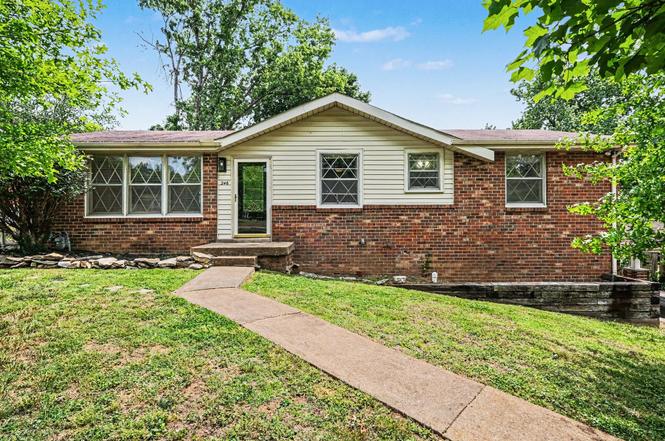246 Sterling Rd, Hendersonville, TN
