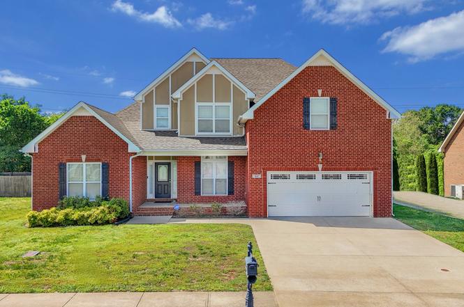 995 Terraceside Cir, Clarksville, TN