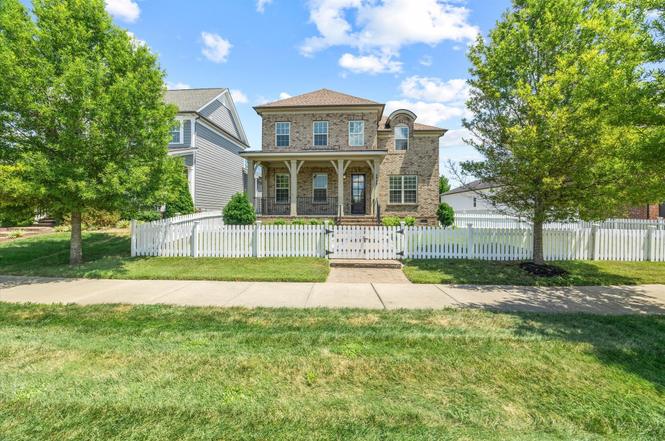 1548 Drakes Creek Rd, Hendersonville, TN