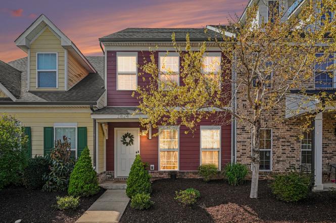 2824 Sterlingshire Dr, Murfreesboro, TN