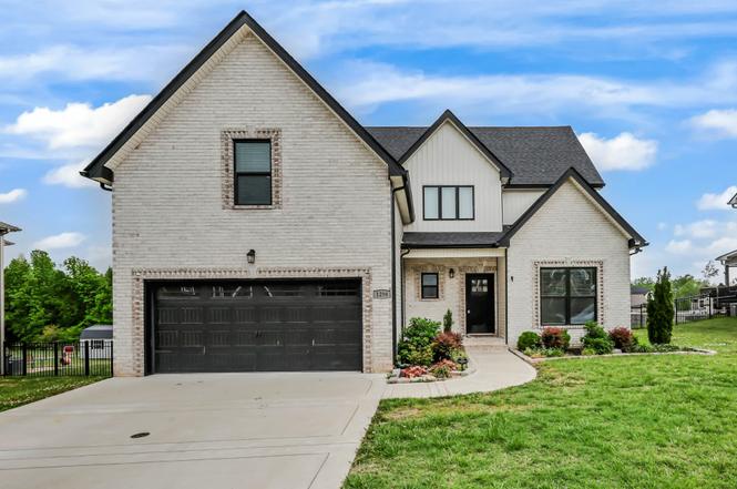 1298 Highgrove Ln, Clarksville, TN