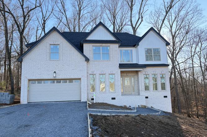 907 Douglas Ln, Clarksville, TN