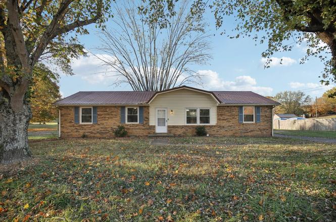 2142 Old Russellville Pike, Clarksville, TN