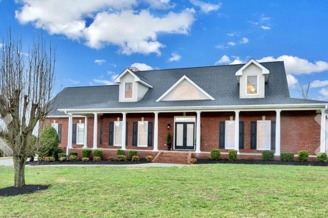 2009 Brunswick Dr, Lebanon, TN