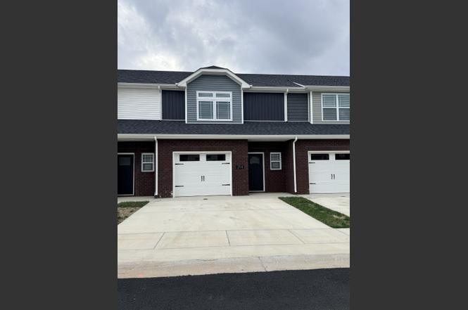 214 W Fallow Ct, Clarksville, TN