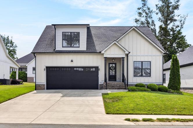 5025 Grove Park Ct NE, Cleveland, TN