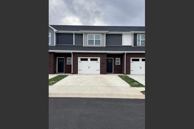 216 W Fallow Ct, Clarksville, TN