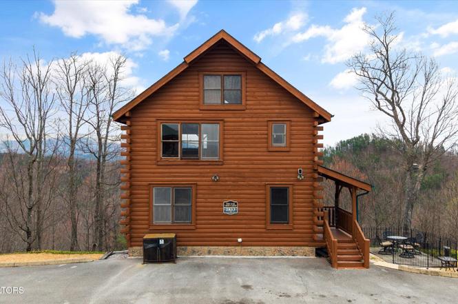 2833 White Oak Ridge Ln, Sevierville, TN