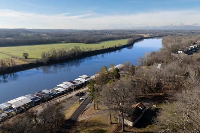1176 Seven Mile Ferry Rd N, Clarksville, TN