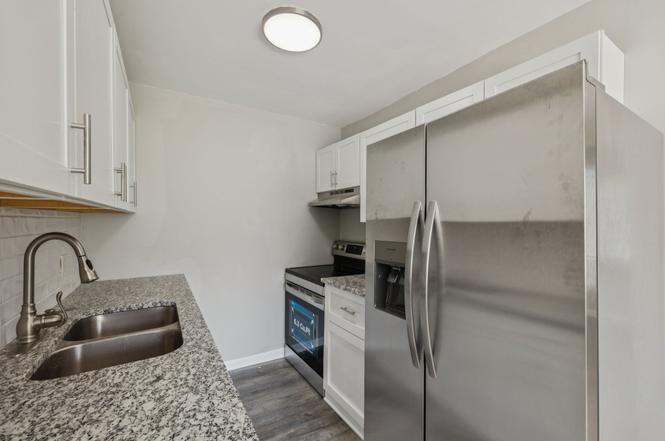 550 Harding Pl Unit D113, Nashville, TN
