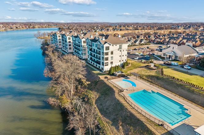1024 Club View Dr Unit D202, Gallatin, TN